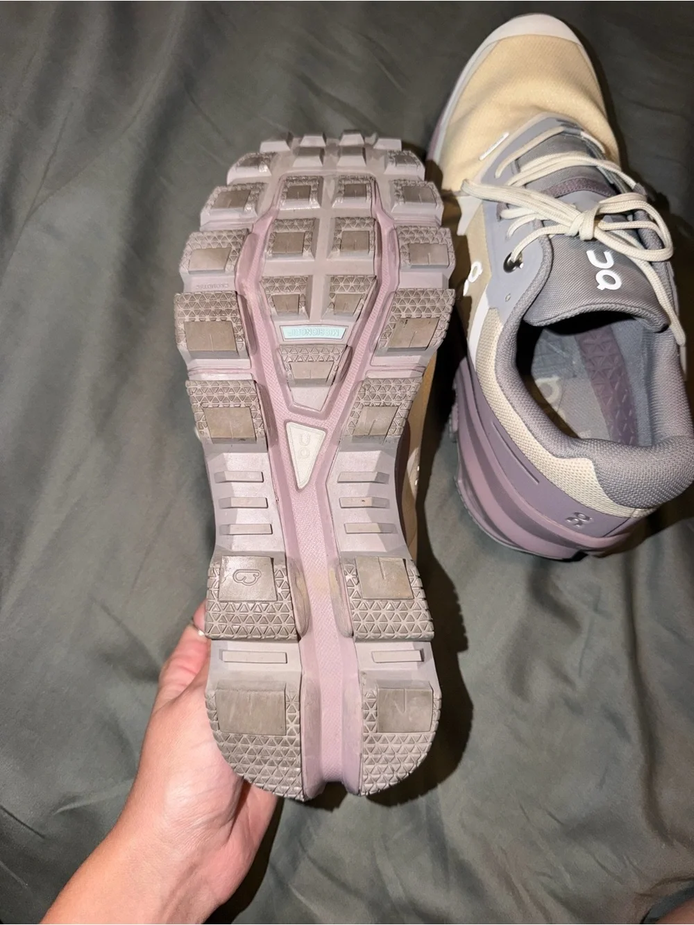 On Cloudventure Women’s Trail Shoe — Cream & Mauve